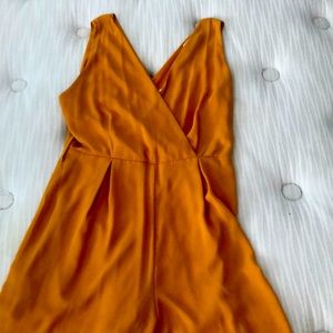 Mustard yellow jumper